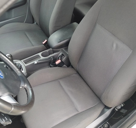 Ford Focus cena 13800 przebieg: 143500, rok produkcji 2006 z Otwock małe 781